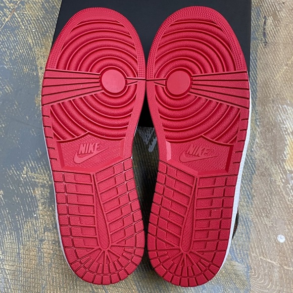 Nike Air Jordan 1 Mid 554724-122 Gym Red 10 Black - Picture 8 of 10
